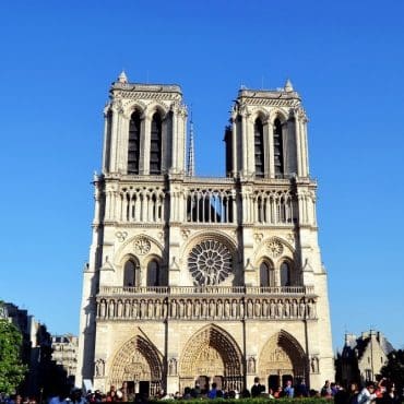 Façade cathédrale Notre-Dame de Paris