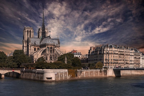 Vue du chevet de Notre-Dame depuis le pont de La Tournelle