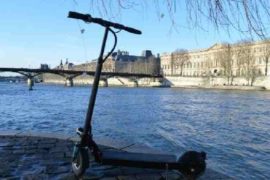 Rent a scooter in Paris