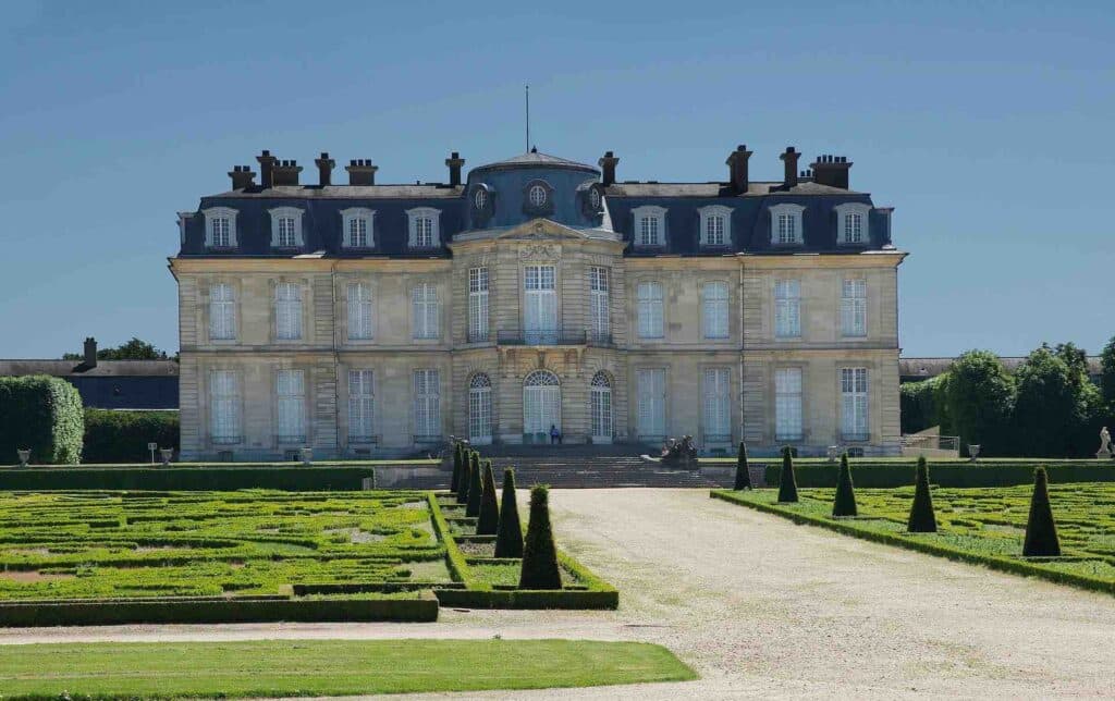 the castle of champs sur marne