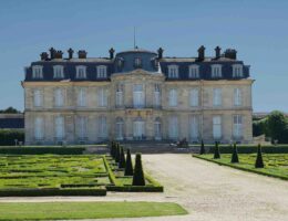 the castle of champs sur marne