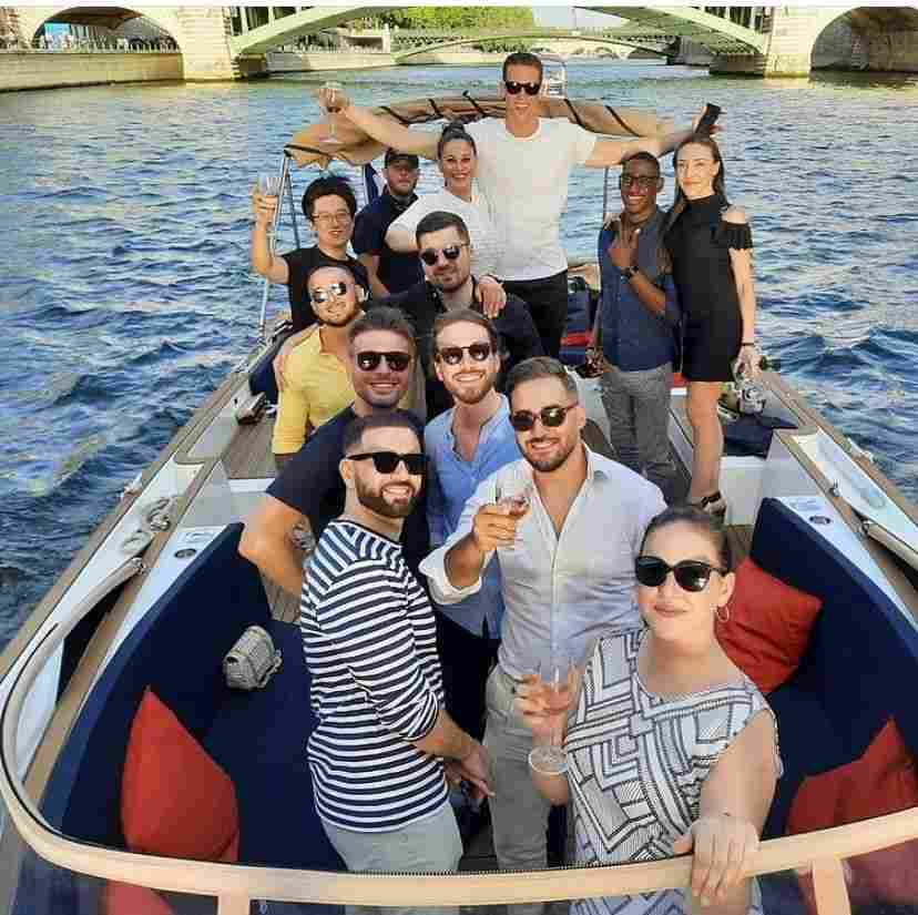 location d'un bateau pour une croisiere privée sur la Seine