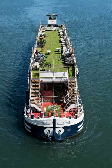 la jolie terrasse du Théo, la croisière italienne sur la Seine