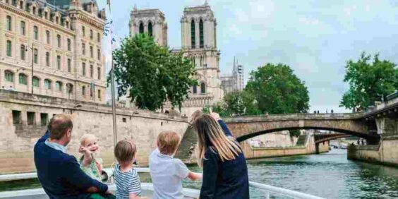 The Vedettes de Paris Family Cruise
