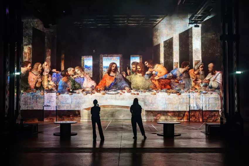 Renaissance and Leonardo da Vinci at the Atelier des Lumières in Paris