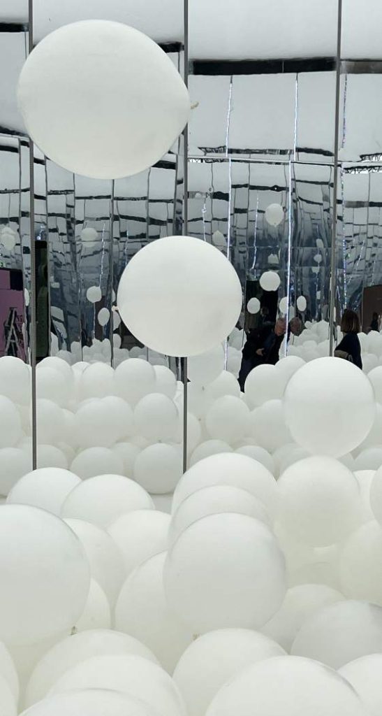 Euphoria , ses ballons au grand Palais