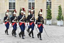 The changing of the guard Républicaine Paris