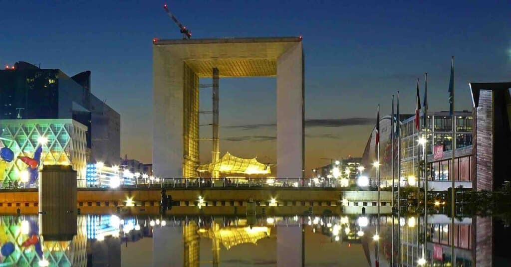 the defense arch in the evening