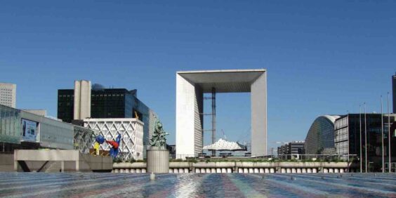 The 360° view from the roof of the Grande Arche de la Défense