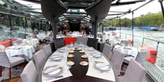 Lunch and dinner cruise on the Seine with Bateaux-Parisiens