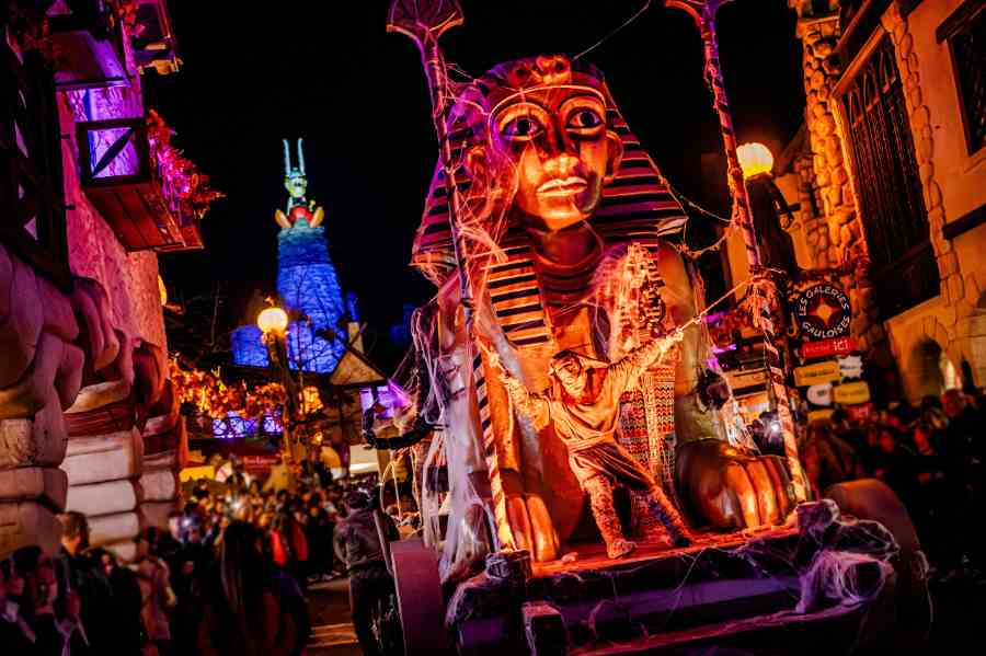 parade d'Halloween au parc Astérix