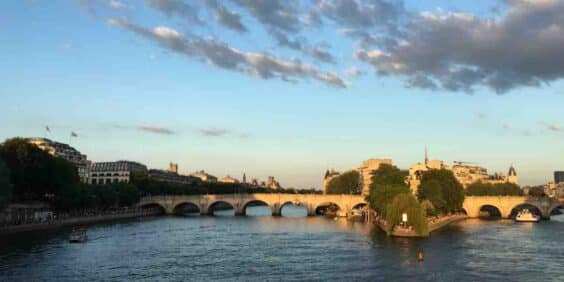 Paris by night : a cruise on the Seine with Bateaux Parisiens