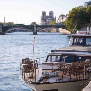 privatization boat on the seine