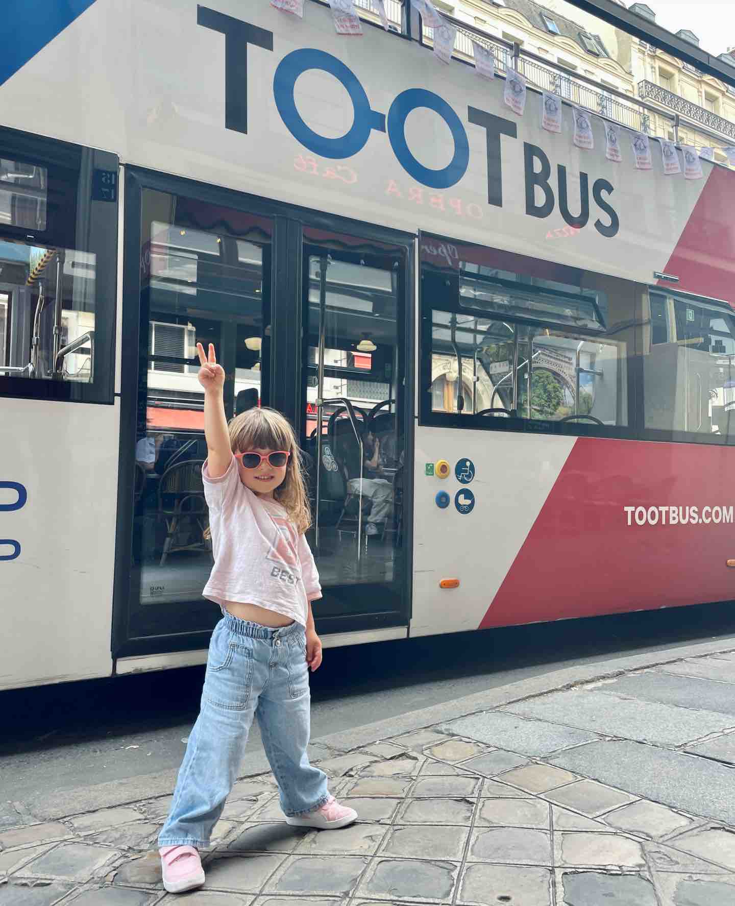 kids tour with Tootbus tourist bus