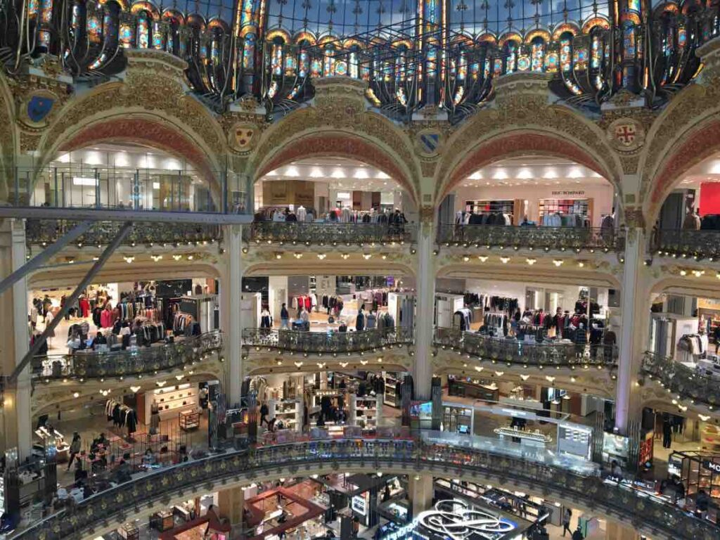 First shopping Sunday in Galeries Lafayette, shopping at Louis