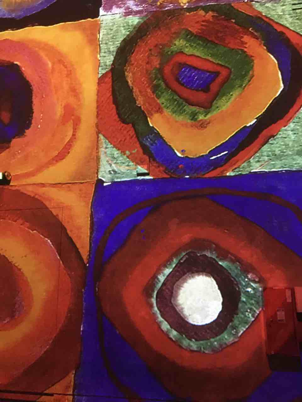 exhibition Kandinsky at the Atelier des Lumières