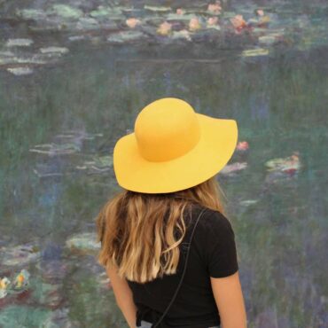 Monet's water lilies at the Musée de l'Orangerie