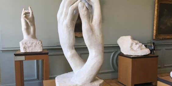 “Entre les mains de Rodin”