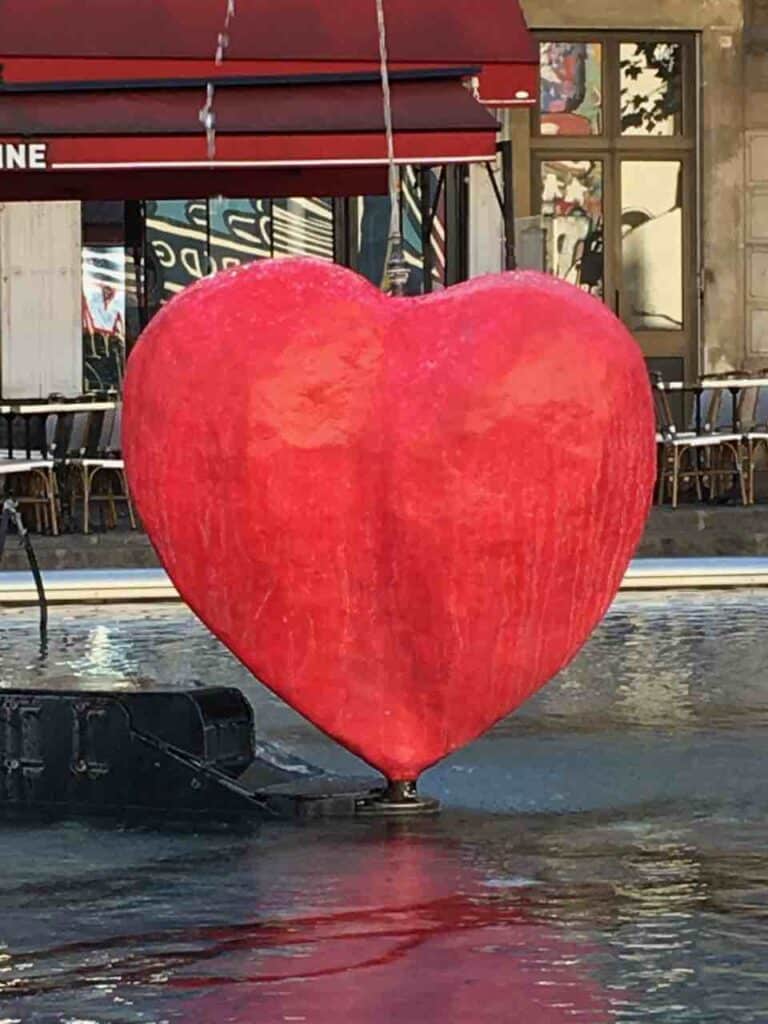 the heart of Niki de St Phalle Stravinsky fountain