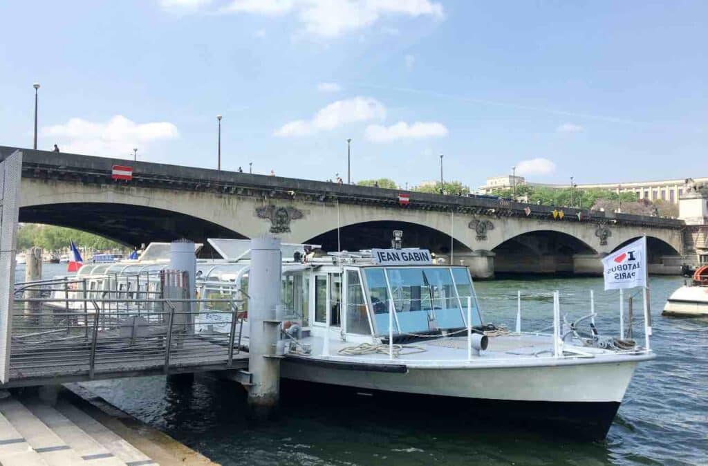 batobus on the Seine river tariff