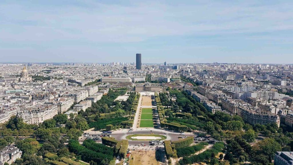 le champs de mars paris