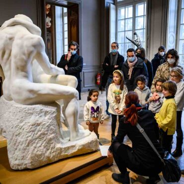 Family visit to the Rodin Museum in Paris