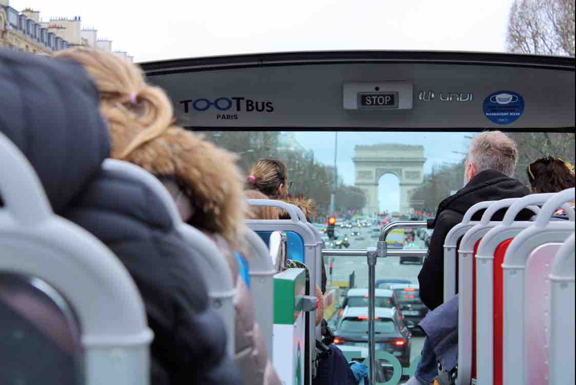tour of Paris by tourist bus with Tootbus