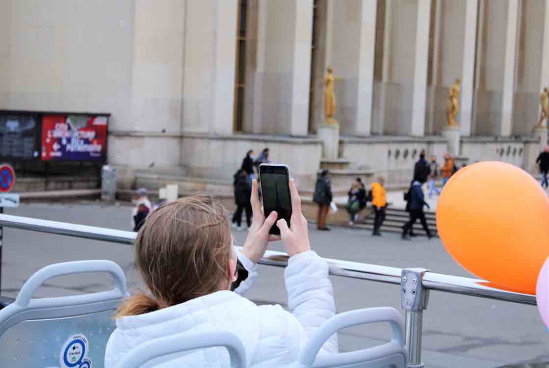 kids tour in Paris by bus with Tootbus