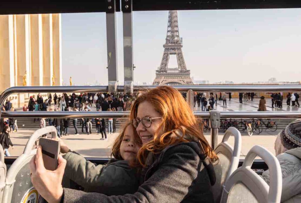 visit Paris by tourist bus and see the Eiffel Tower