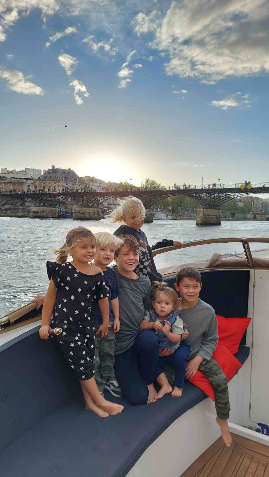 croisière privée sur un Yacht sur la Seine avec des enfants