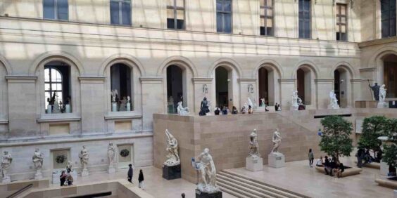Family visit - "The Louvre's masterpieces explained to children"