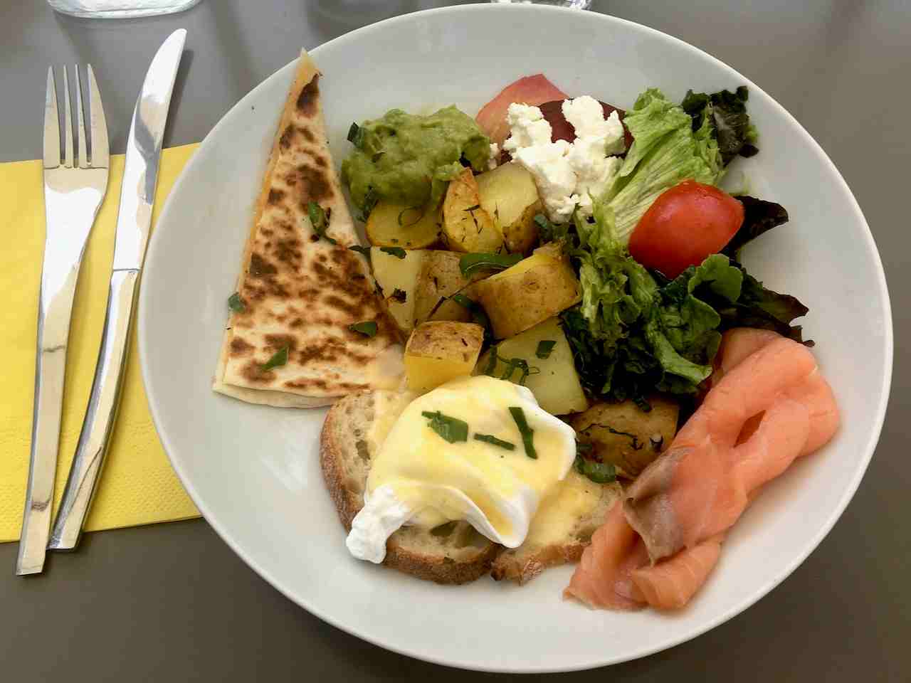 brunch au passage a niveau dans le 19ème